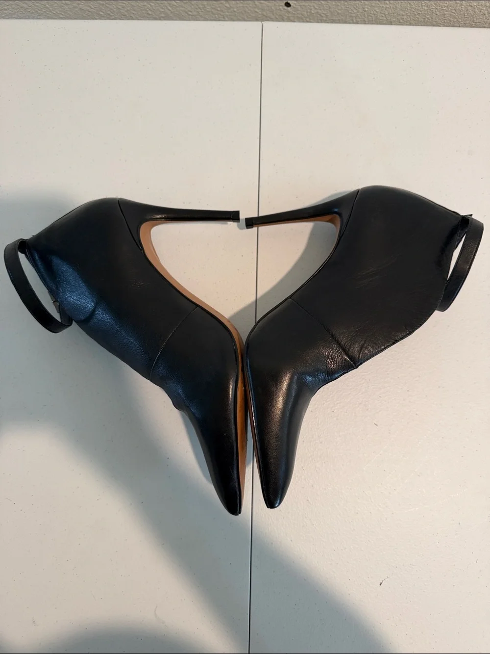 SANTA LOLLA Black Leather Pointed Toe Ankle Strap Pumps size 8